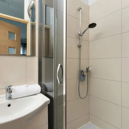 Functional & Cozy Close To The And Downtown By Renters Apartment Sopot